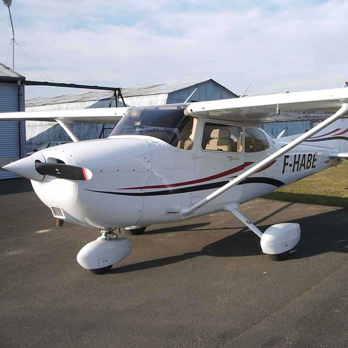 A Cessna 172, similar to the one pictured here, crashed into a cornfield Thursday afternoon near Thamesville.
