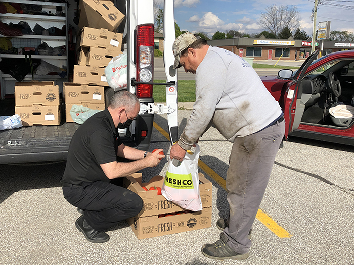 Group comes together for tomato giveaway | The Chatham Voice