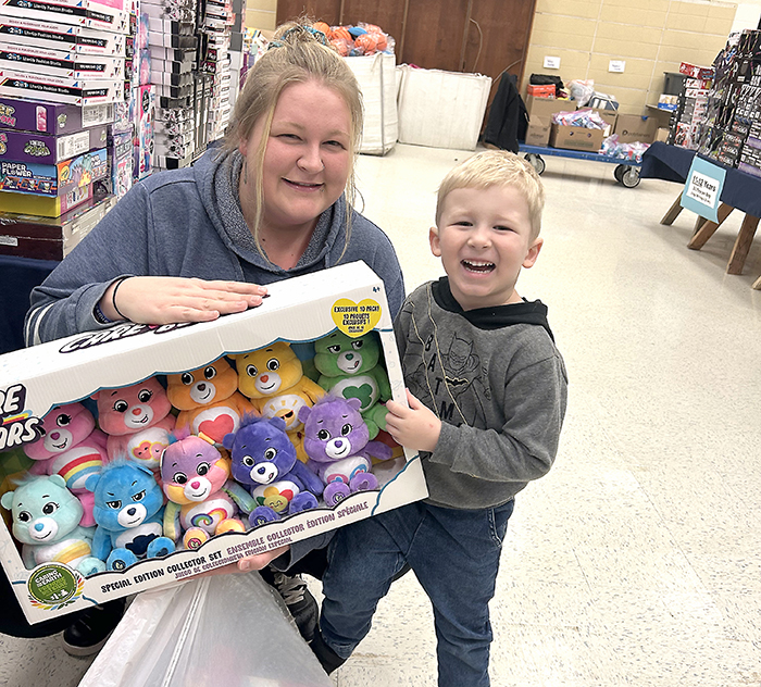 Toy Packing Time For Goodfellows The Chatham Voice